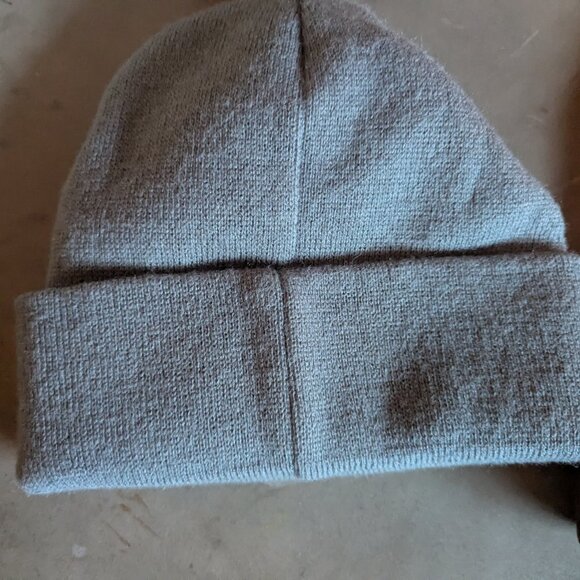 Bundle of 2 knitted Pusheen hats - Picture 15 of 16